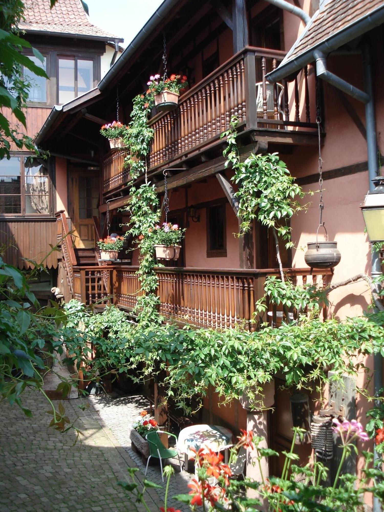 Hotel De L'Ange Niedermorschwihr Экстерьер фото